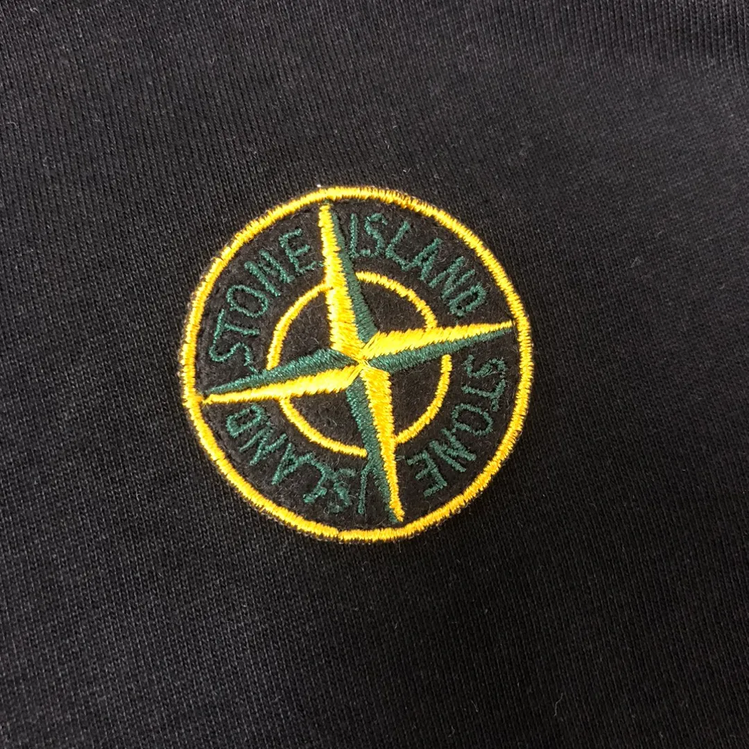 P150 A🍃Stone Island 2025 latest T-shirt, couple style ~ original order, fashionable and casual short T-shirt, specially made of customized cotton fabric ~ 100% cotton T-shirt ~ pre-washed to prevent deformation and shrinkage problem, more comfortable and breathable on the body ~ All available from stock ~ unique design style, trendy must-have item, complete with three standards 👍 Color: black/white/dark gray/coffee Size: S M L XL (larger version, please state your height and weight when placing an order)